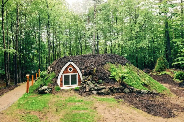 A hobbit home ideal for a weekend getaway
